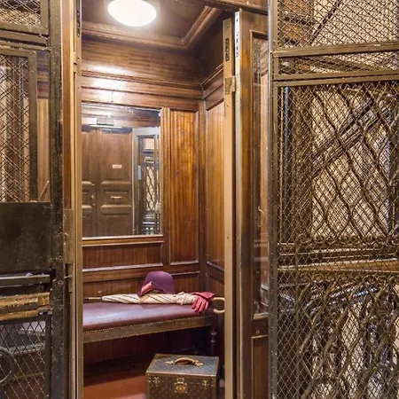 Tlv Navona Guest house *